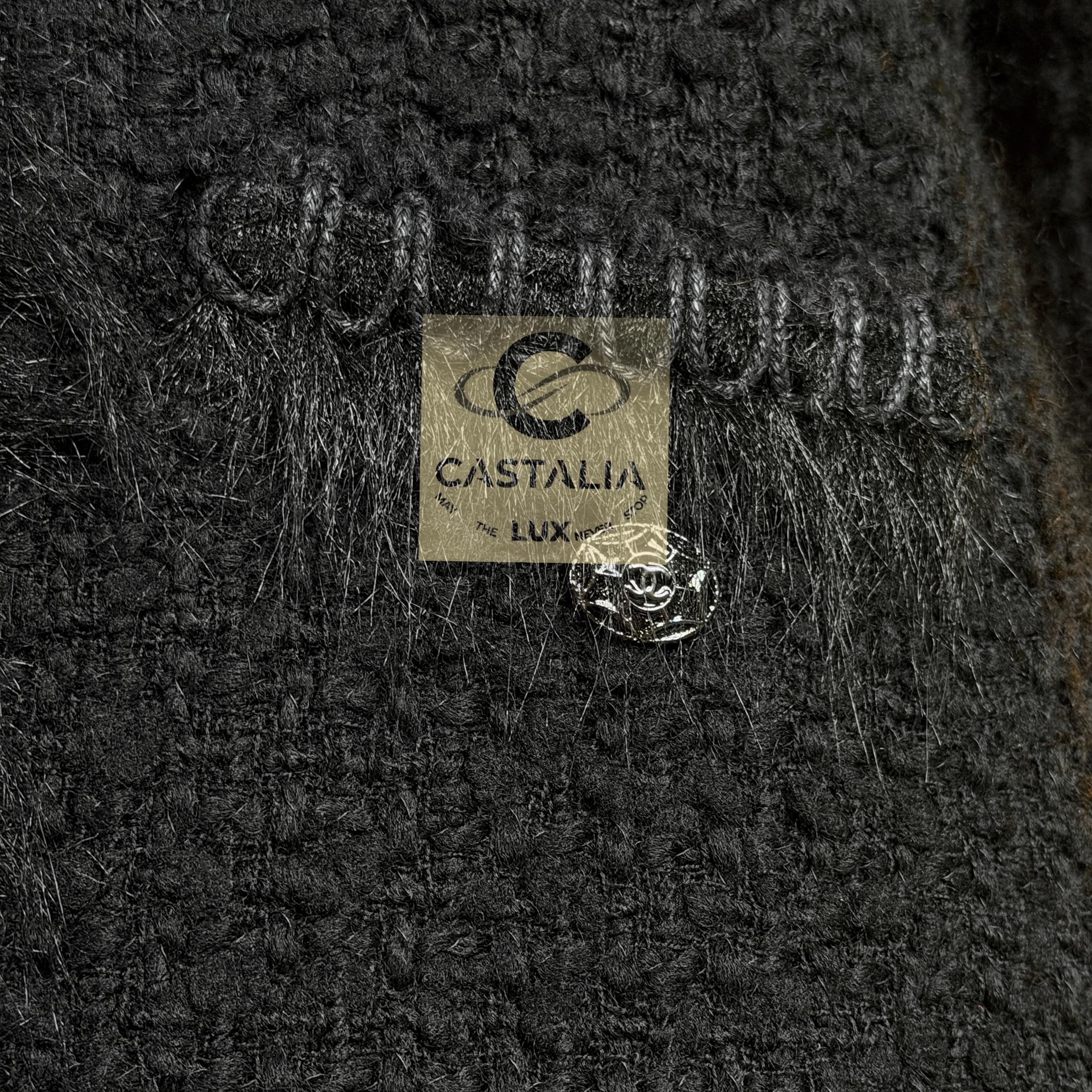 Chanel Chaqueta de tweed negro Arctic Ice Timeless 38 FR en venta 6