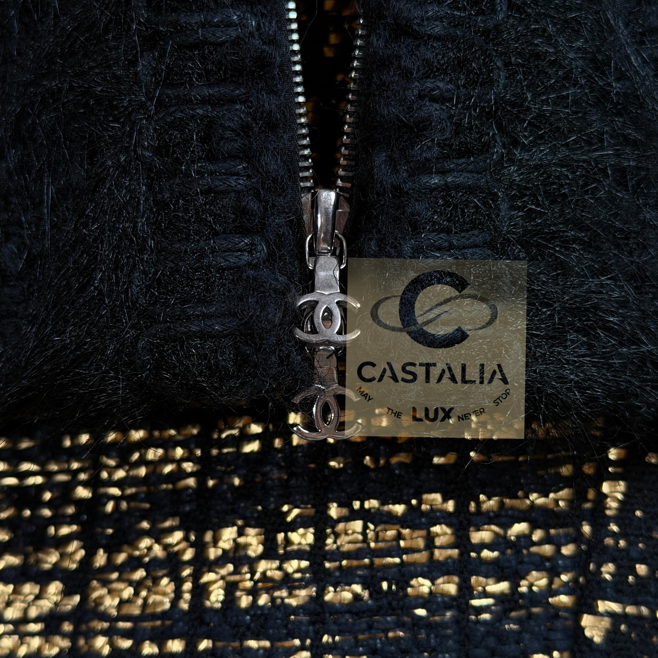 Chanel Chaqueta de tweed negro Arctic Ice Timeless 38 FR en venta 10