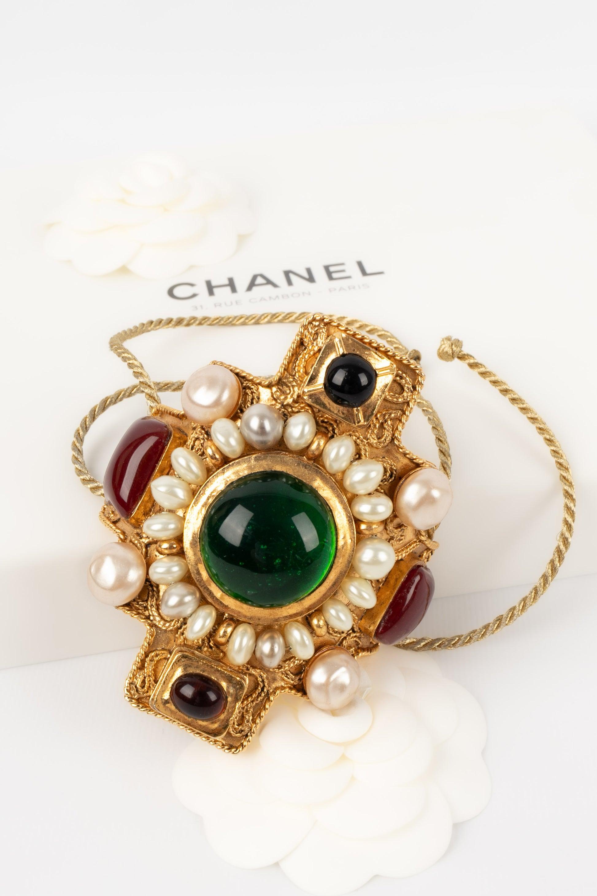 Chanel Arm Bracelet in Golden Metal, 1990/1991 8