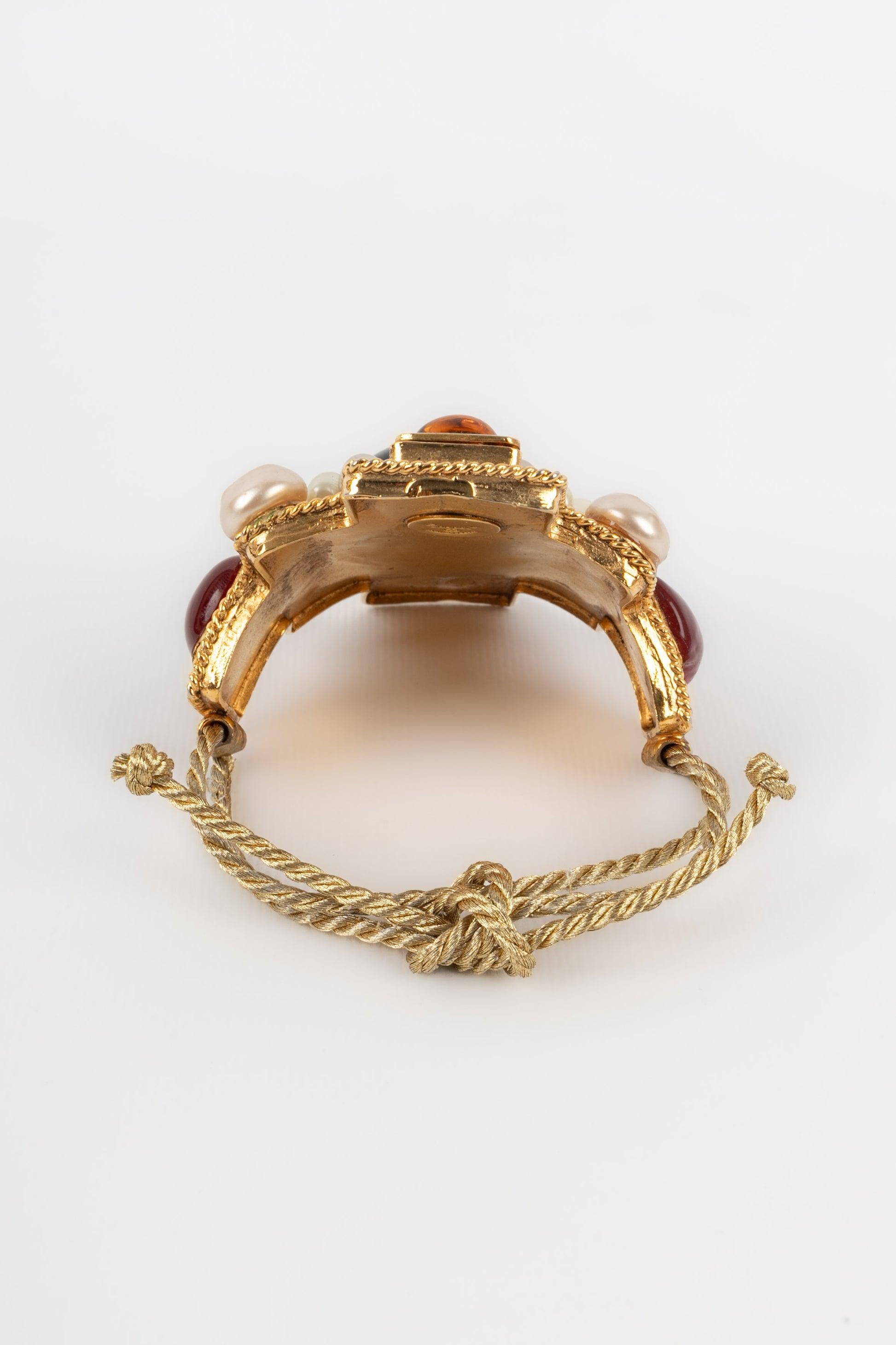 Women's Chanel Arm Bracelet in Golden Metal, 1990/1991