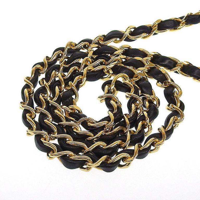 Chanel Around 1985-1990 Made V Flap CC Mark Plate Chain Bag in Black For Sale 6