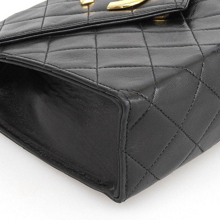 Chanel Around 1985-1990 Made V Flap CC Mark Plate Chain Bag in Black For Sale 2