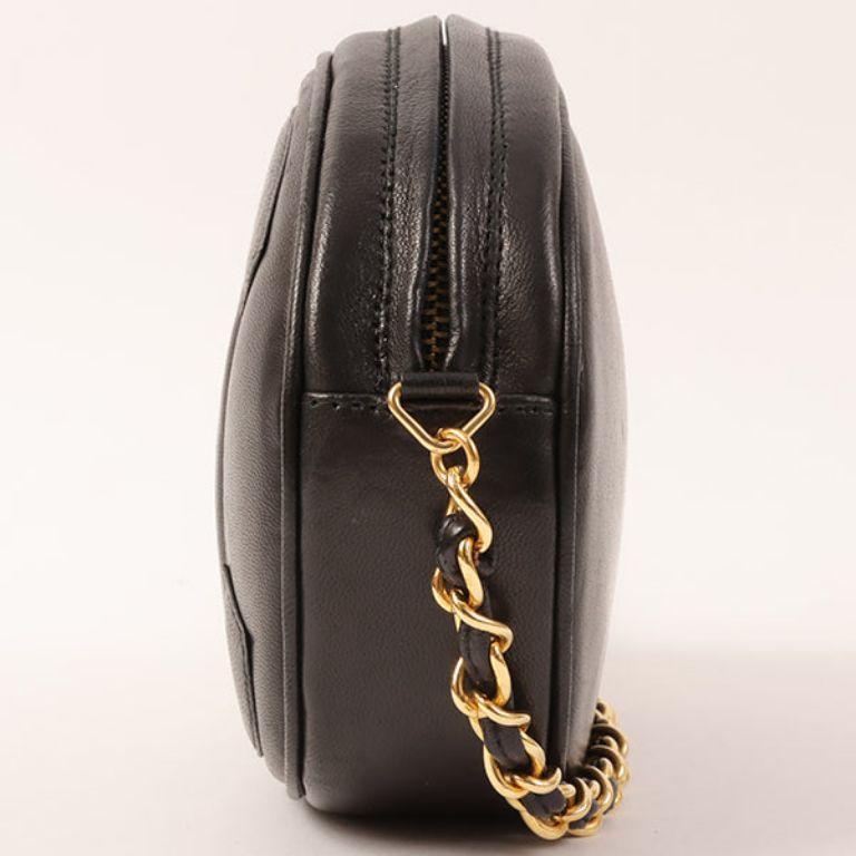 Chanel Around 1990 Made Big CC Mark Stitch Fringe Mini Chain Bag Black In Good Condition For Sale In London, GB