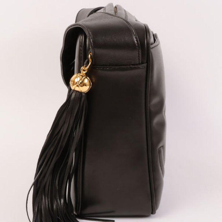 Women's Chanel Around 1995 Made 3 CC Mark Stitch Fringe Shoulder Bag Black For Sale