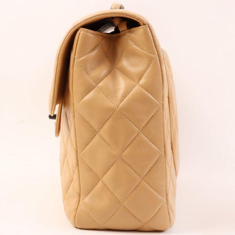 Chanel Around 1997 Made Classic Flap Turn-Lock Chain Bag Jumbo Beige/Black In Good Condition For Sale In London, GB