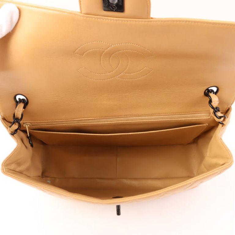 Chanel Around 1997 Made Classic Flap Turn-Lock Chain Bag Jumbo Beige/Black For Sale 2