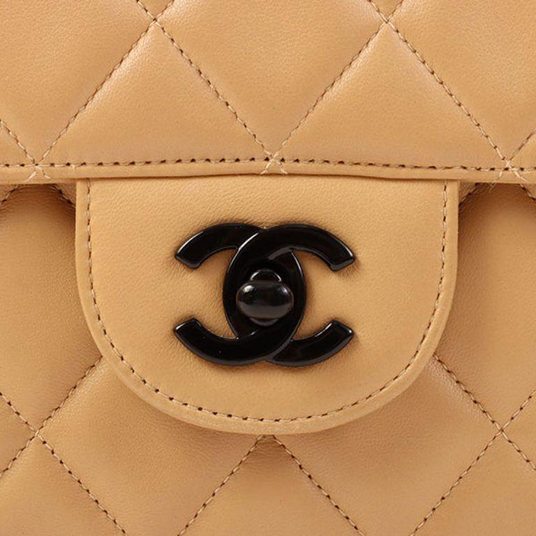 Chanel Around 1997 Made Classic Flap Turn-Lock Chain Bag Jumbo Beige/Black For Sale 3