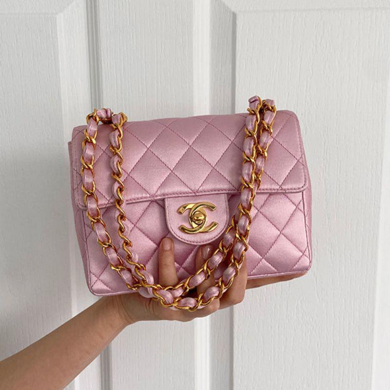 Chanel um 1997 gemacht Seide Fleck klassische Klappe Kette Tasche Mini rosa im Angebot 13
