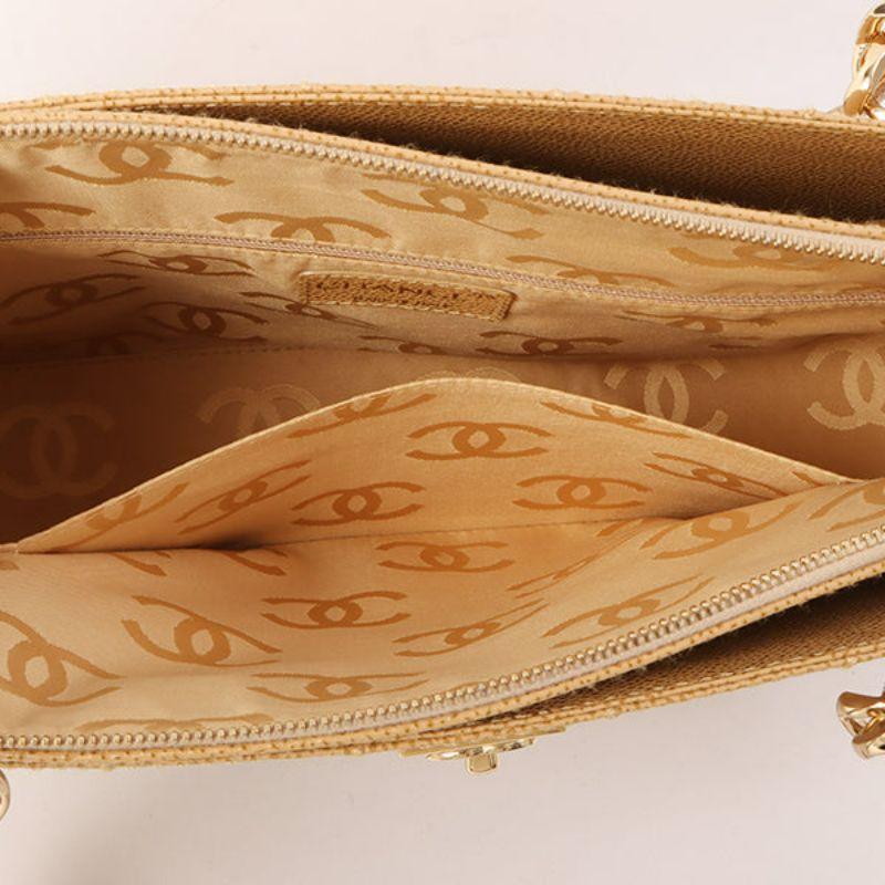 Chanel Around 2001 Made Caviar Skin Square Turn-Lock Chocolate Bar Shoulder Bag For Sale 6