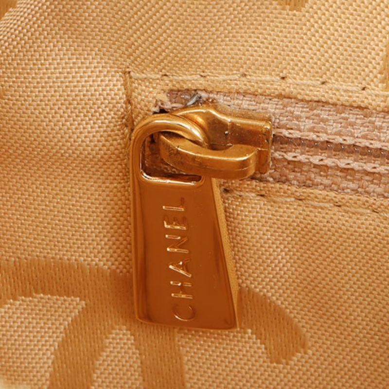 Chanel Around 2001 Made Caviar Skin Square Turn-Lock Chocolate Bar Shoulder Bag For Sale 10