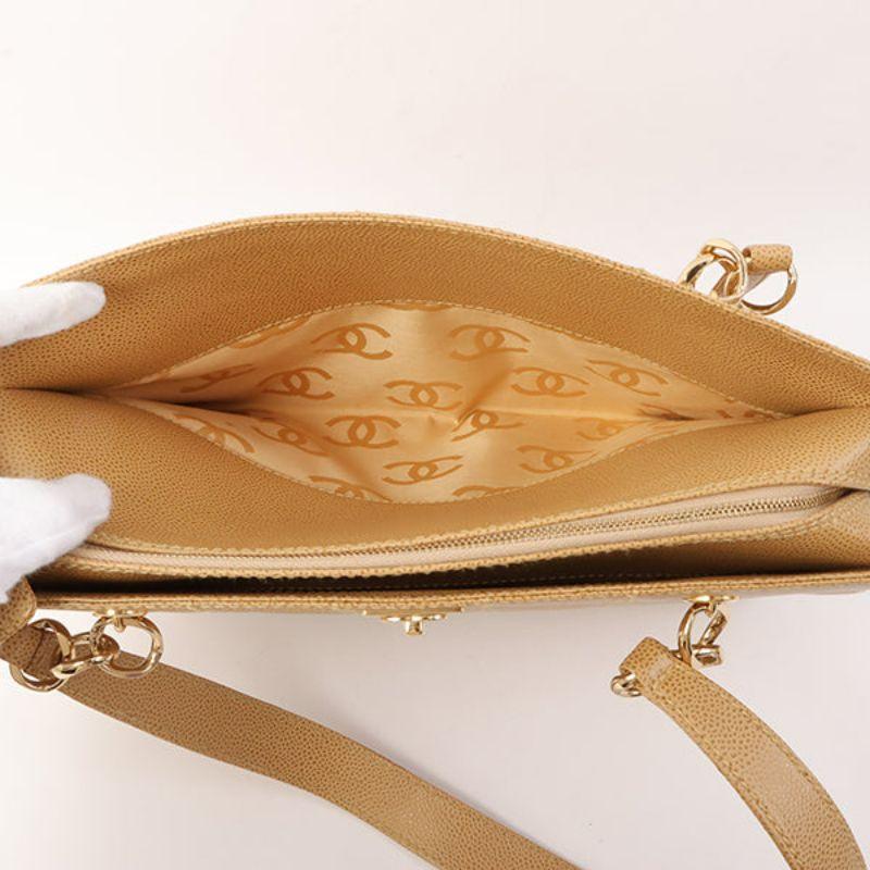 Chanel Around 2001 Made Caviar Skin Square Turn-Lock Chocolate Bar Shoulder Bag For Sale 2