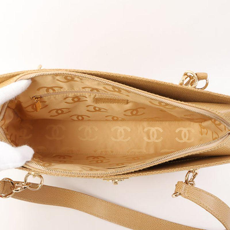 Chanel Around 2001 Made Caviar Skin Square Turn-Lock Chocolate Bar Shoulder Bag For Sale 4