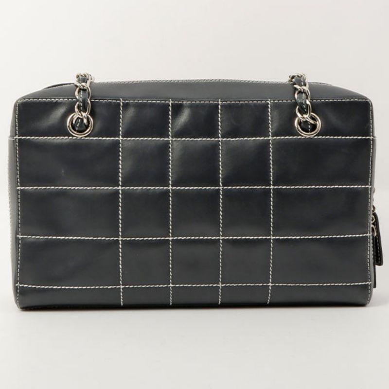 Chanel Around 2001 Made Chocolate Bar Stitch Cc Mark Plate Chain Bag Dark Navy In Good Condition In London, GB