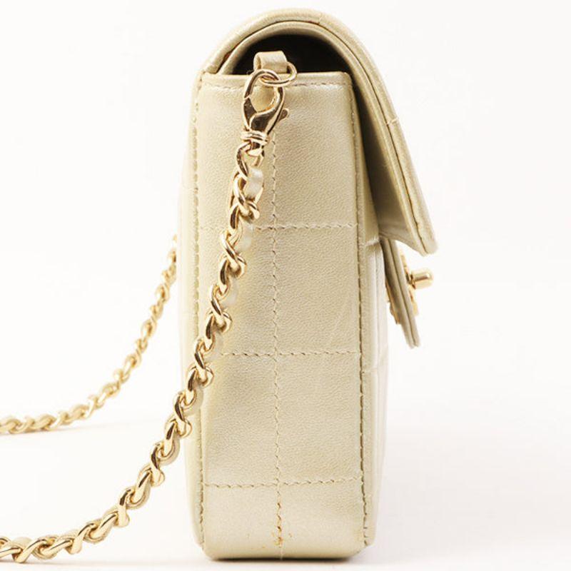 Women's Chanel Around 2002 Made Chocolate Bar Turn-Lcok Chain Bag Champagne Gold For Sale