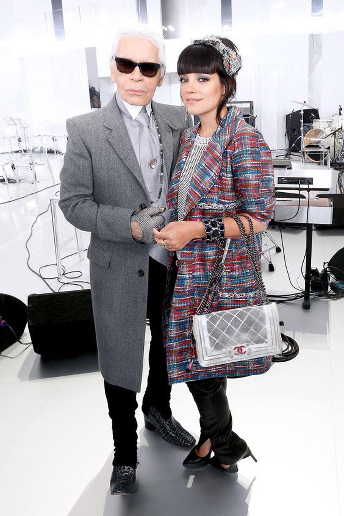 Chanel Art School Oh My Boy Bolso con solapa Bolso de hombro de lona Graffiti Marrón en venta