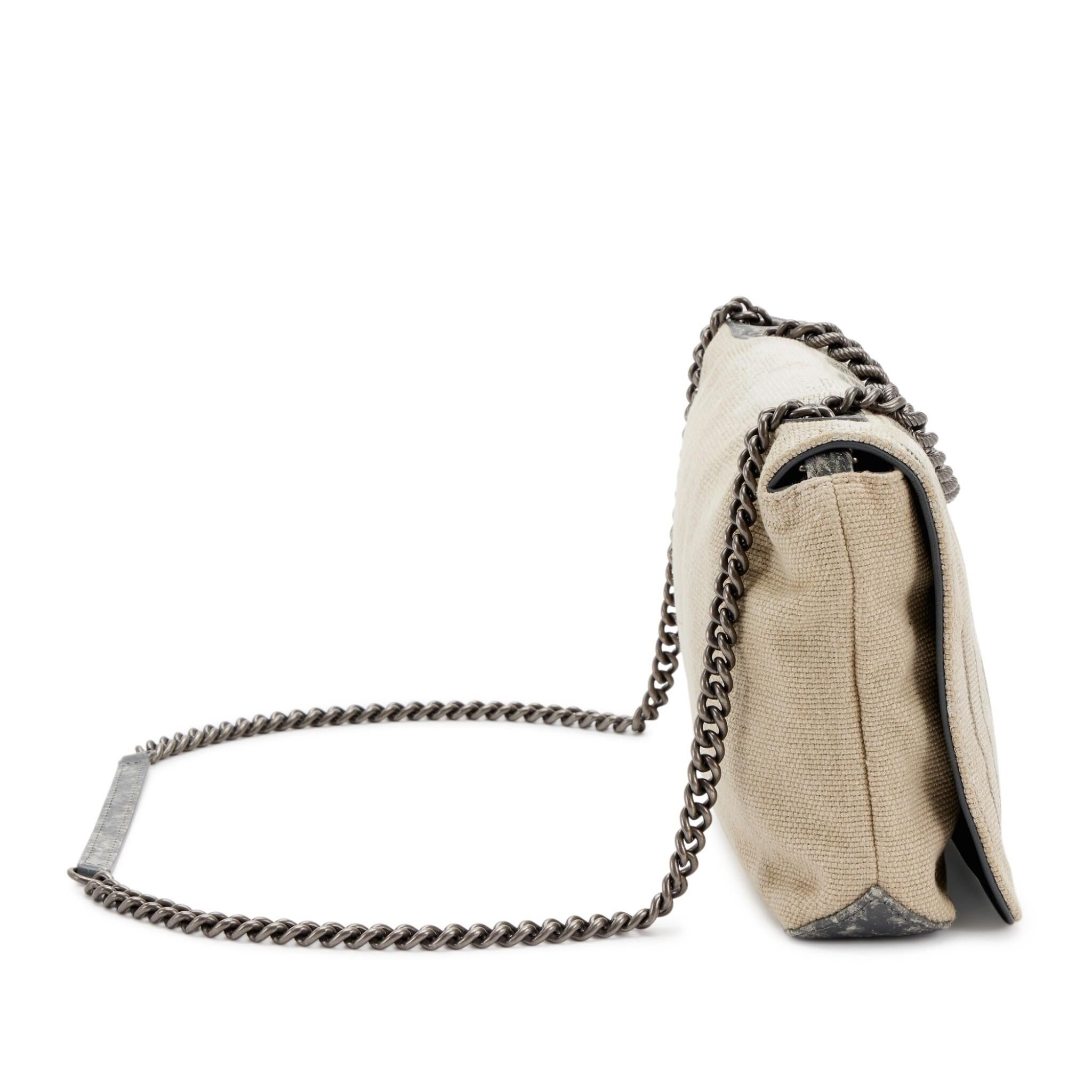 Chanel Art School Oh My Boy Bolso con solapa Bolso de hombro de lona Graffiti en venta 2