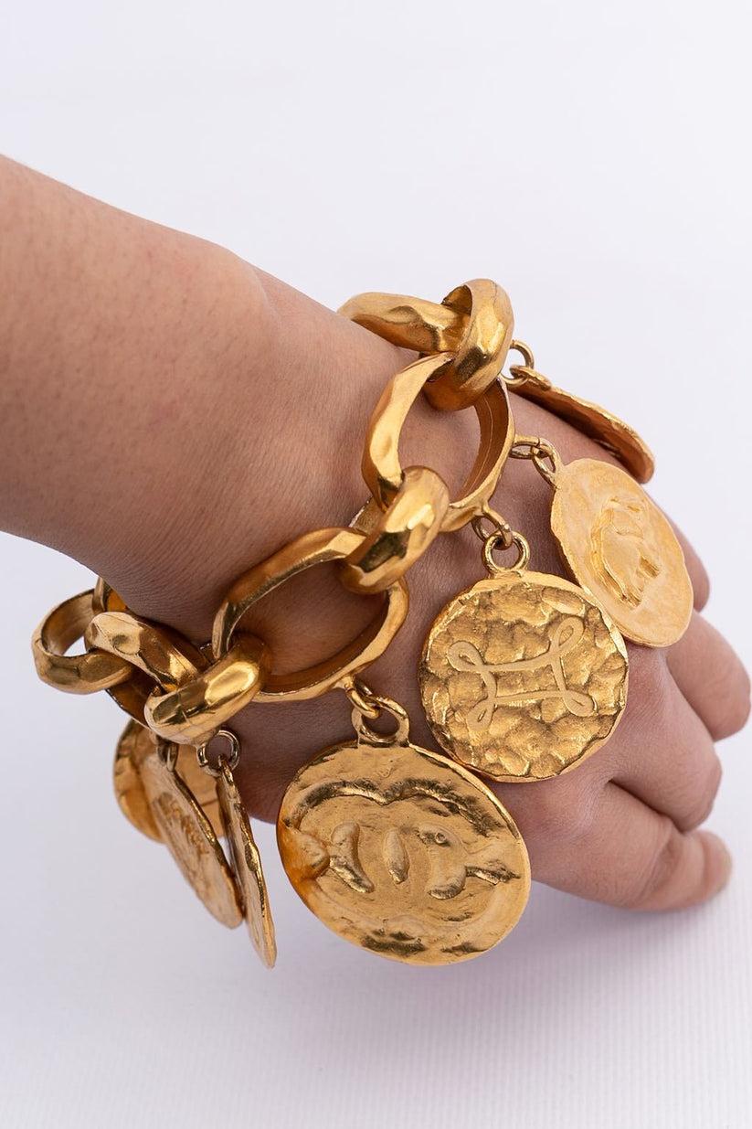 Chanel Astrologische Zeichen-Charms-Armband aus vergoldetem Metall, 1994 Frühjahr im Angebot 3