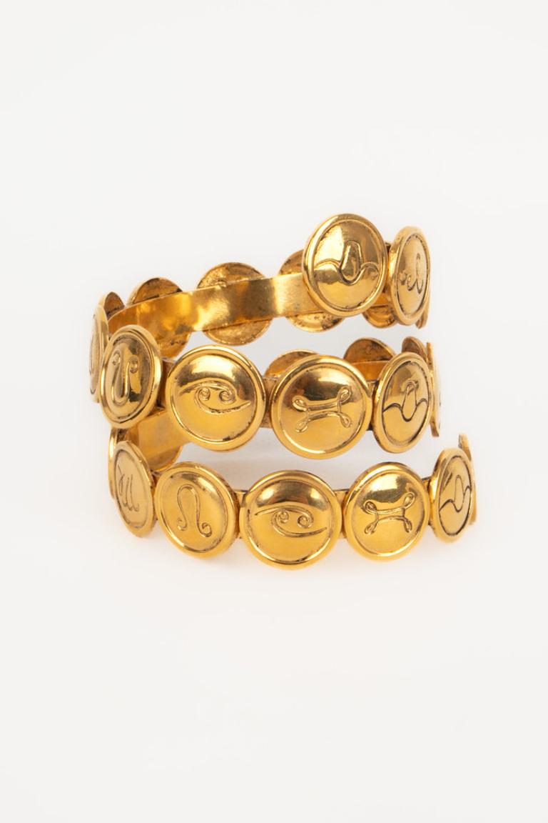 Chanel Astrologie Goldenes Spiralarmband aus Metall, 1990er-Jahre im Zustand „Hervorragend“ im Angebot in SAINT-OUEN-SUR-SEINE, FR