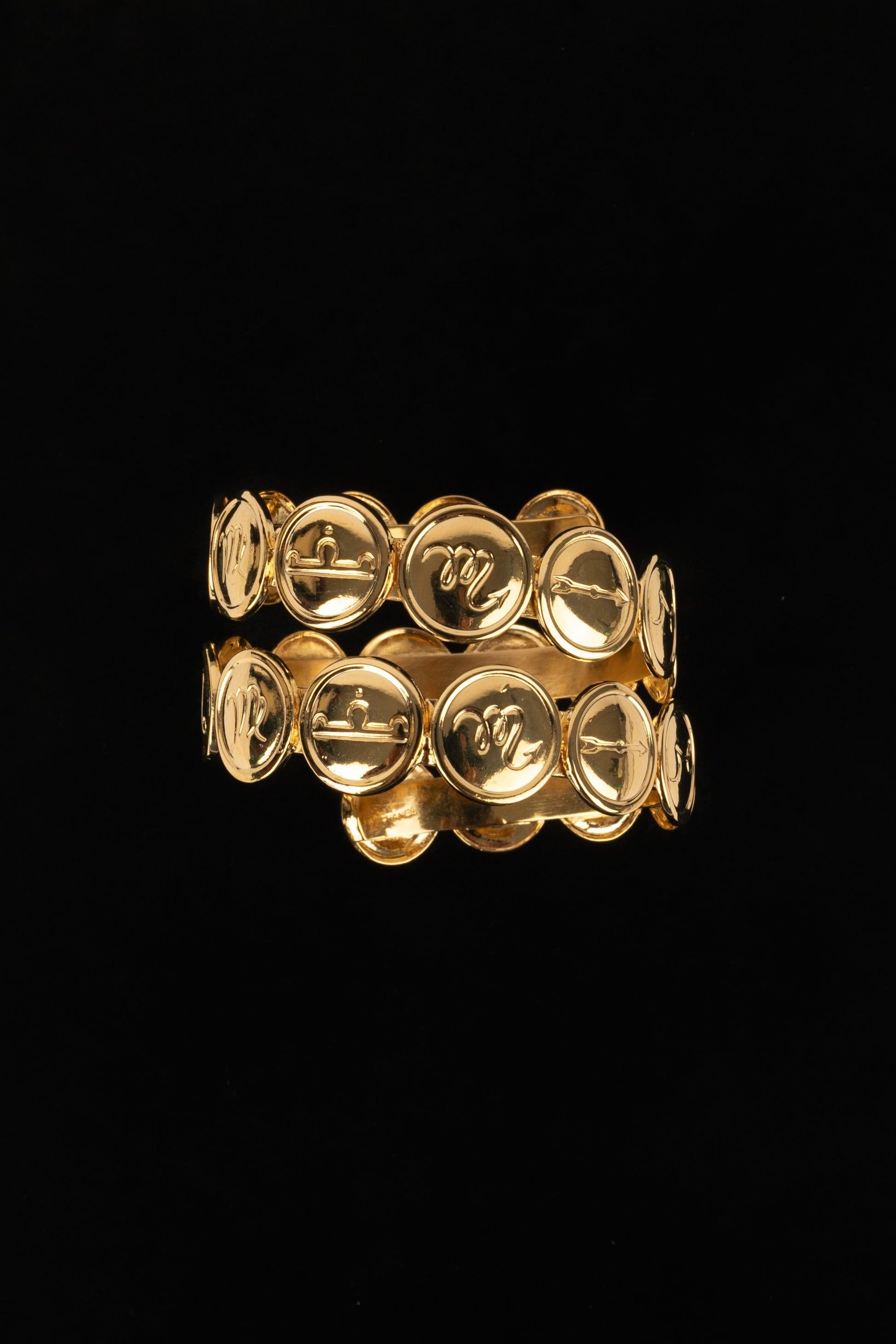 Chanel Astrology Zodiac Signs Bracelet, 1980s In Excellent Condition For Sale In SAINT-OUEN-SUR-SEINE, FR
