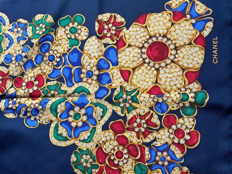 CHANEL autentico foulard vintage in seta gripoix gioielli in