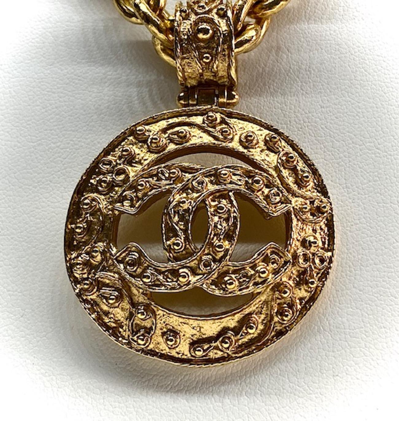 Chanel Autumn 1994 Pendant Necklace In Good Condition In New York, NY