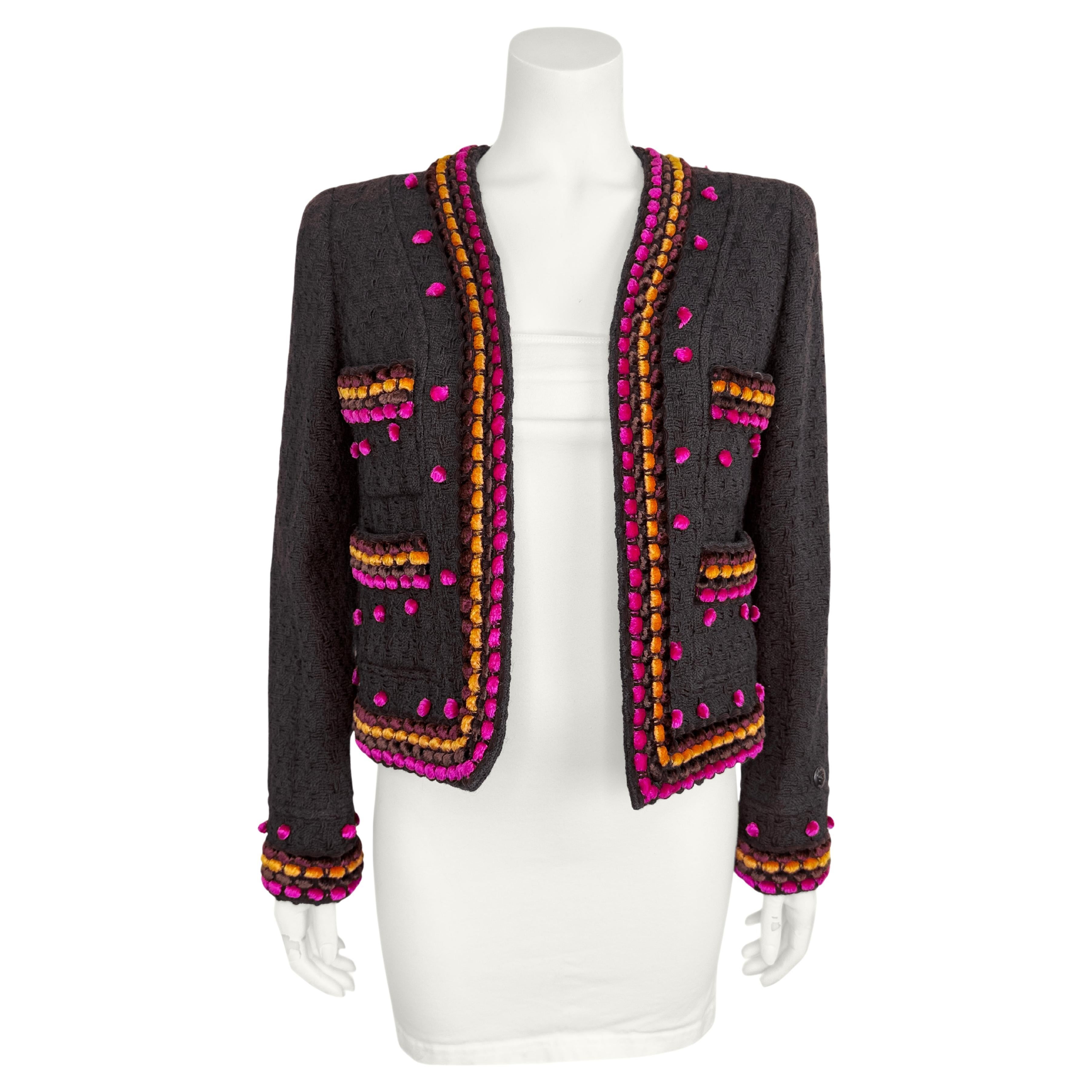 Giacca Chanel autunno 1997 in bouclé di lana marrone con  Velluto di ciniglia