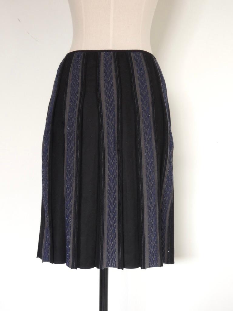 Women's Chanel Autumn 2005 Black Wool Striped Skirt For Sale