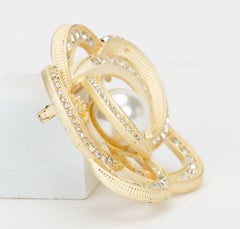 Chanel Autumn 2020 Pearl Brooch