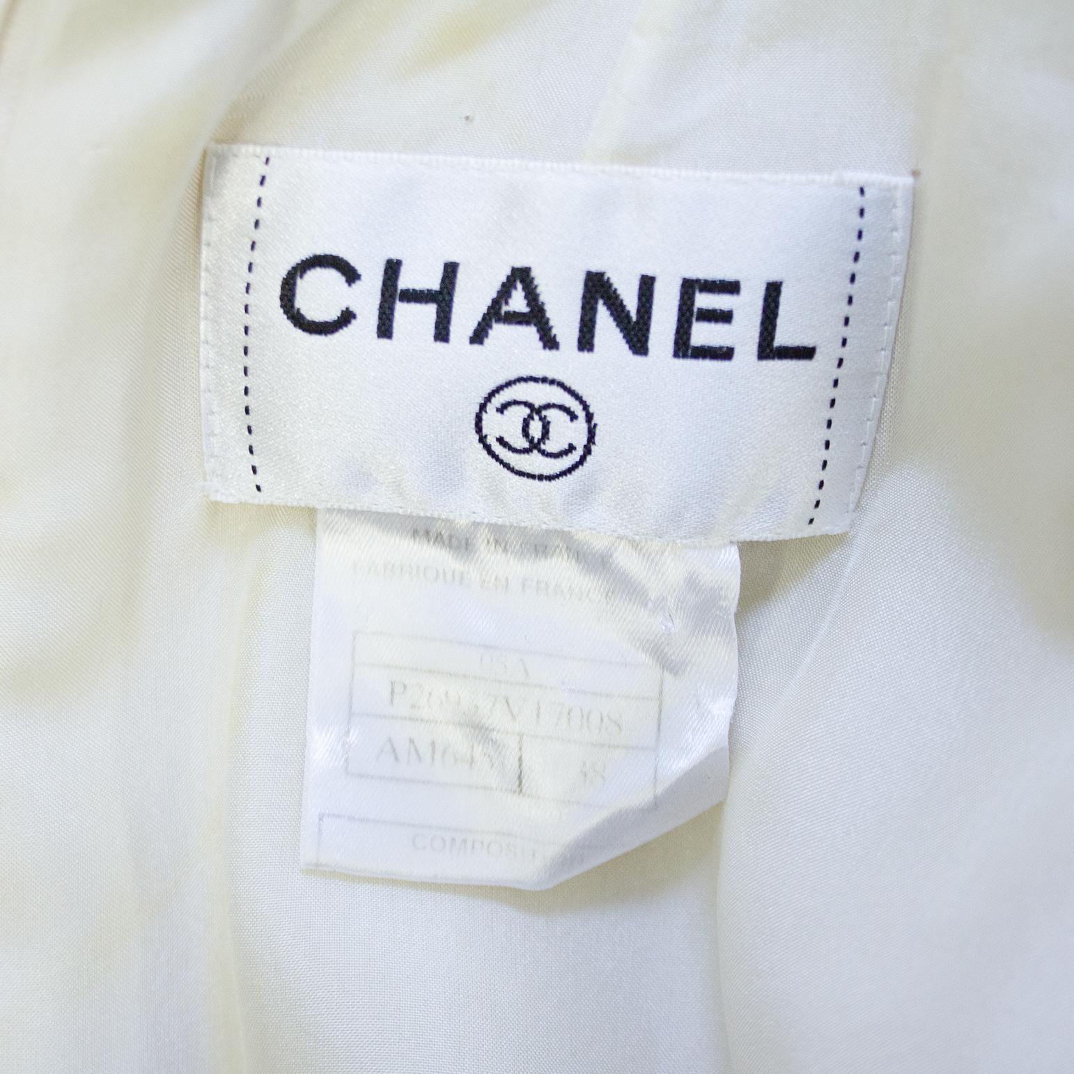 Chanel Autumn/Winter 2005 Cream Wool Dress with Black Passimenterie Trim For Sale 2