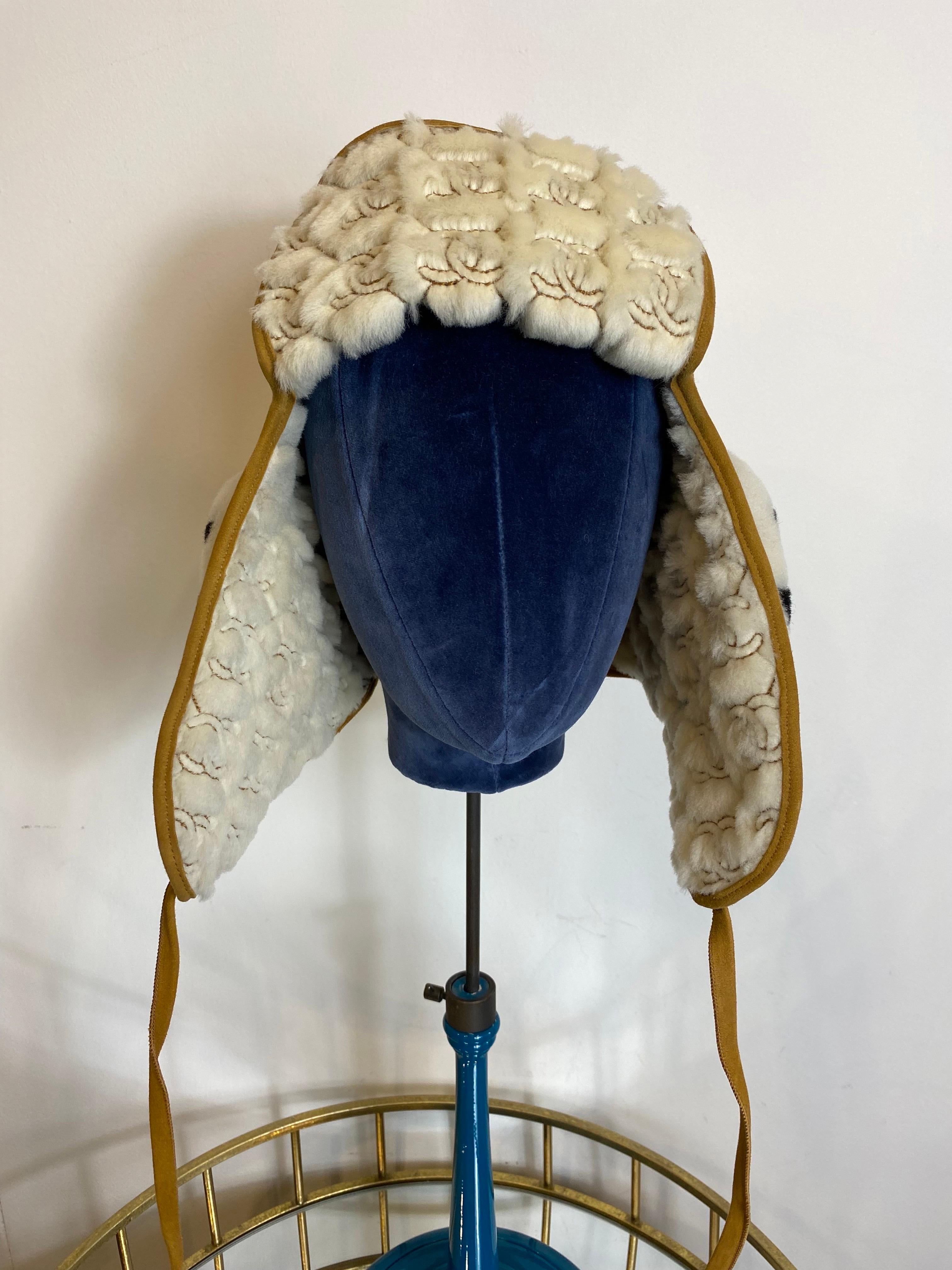 Women's or Men's Chanel aviator hat