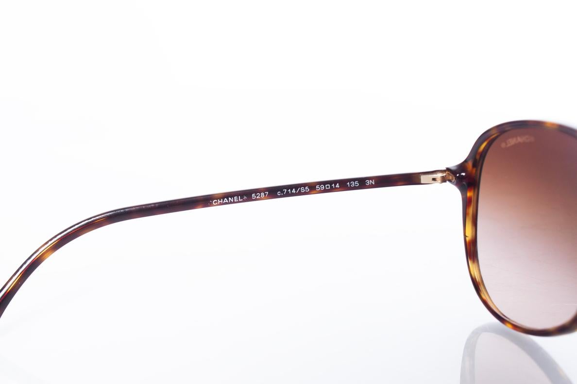 Chanel, Aviator in tortoise print 2