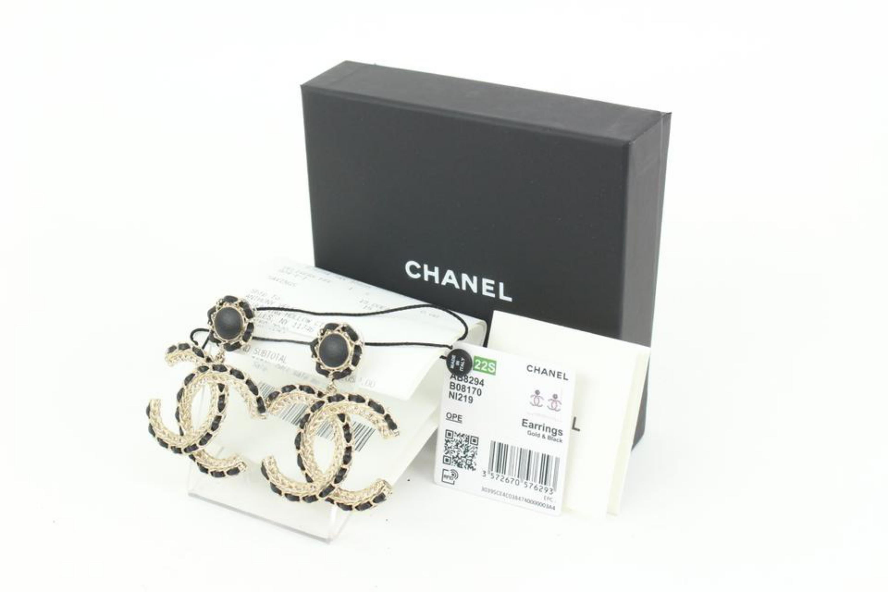 Chanel B 22S Jumbo Interlaced CC Chain Drop Earrings 17cz413s
Date Code/Serial Number: B22 S
Made In: Italy
Measurements: Length:  1.8