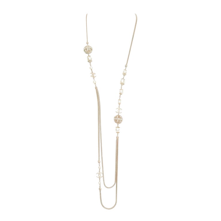 CHANEL B16A gold tone faux pearl CC logo round globes  display picture 1