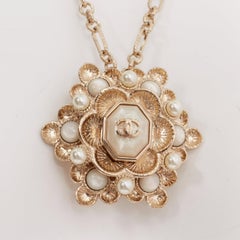CHANEL B16C gold tone ivory pearl octagonal CC Camellia medallion chain necklace