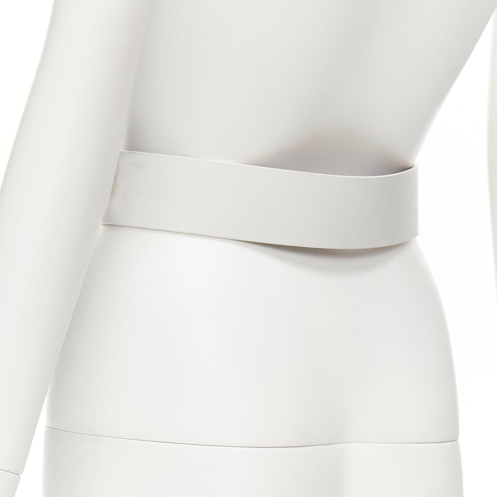 CHANEL B17S Weißer breiter, glatter, schwarzer, silberner, magic tape-Druckgürtel mit Logo 70cm im Angebot 2