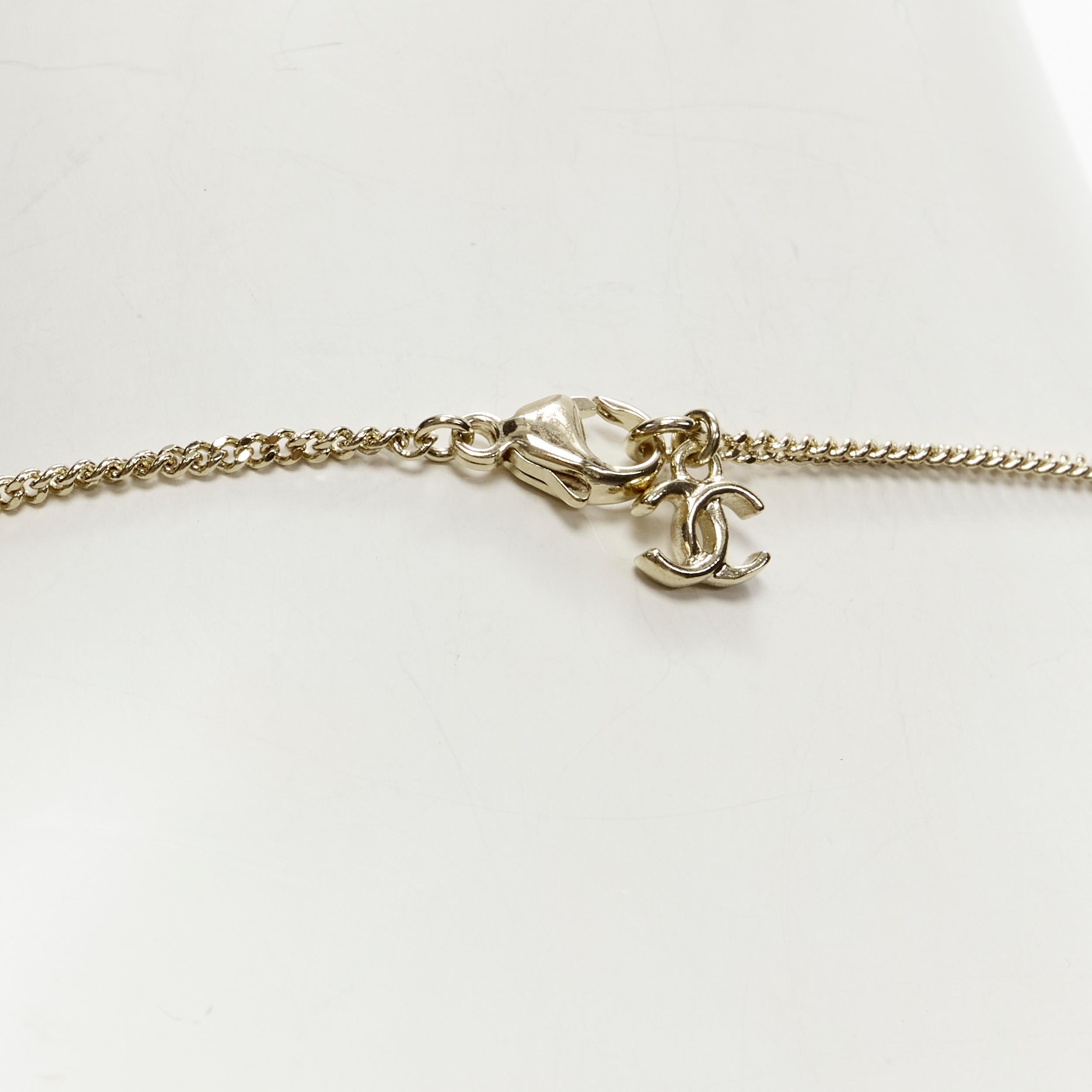 CHANEL B18 B Heart CC logo black resin drop pearl gold necklace In Excellent Condition For Sale In Hong Kong, NT
