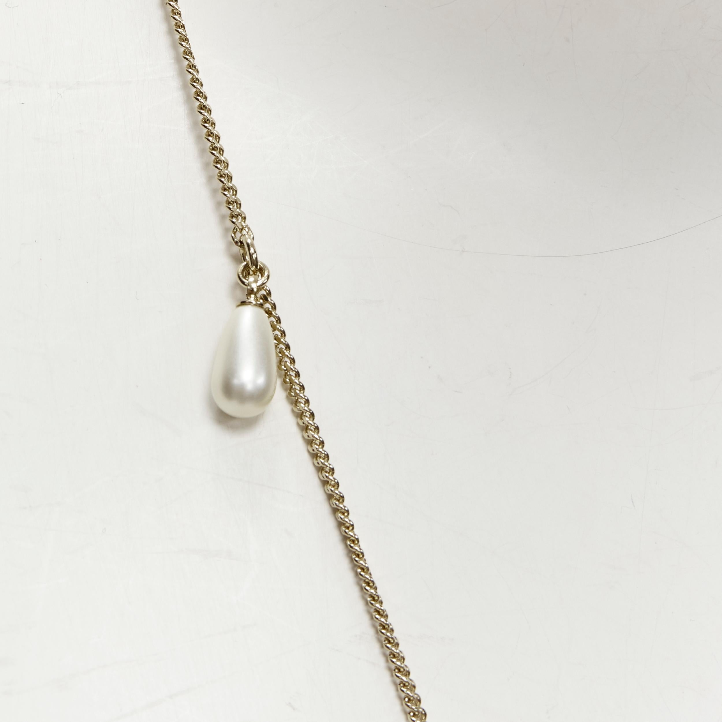 CHANEL B18 B Heart CC logo black resin drop pearl gold necklace For Sale 3
