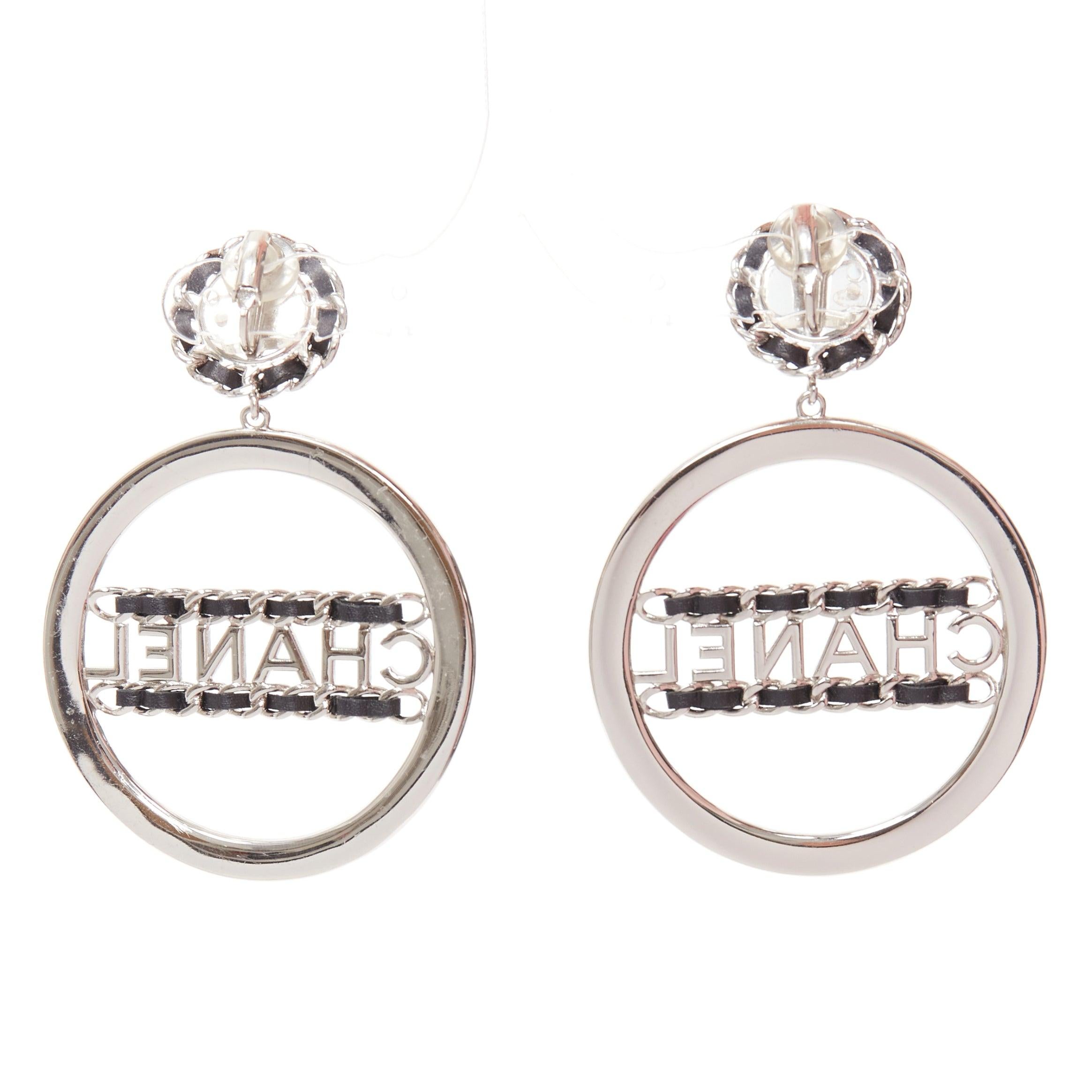 CHANEL B18K CC logo black leather chain trim dangling clip on earrings Pair In Good Condition In Hong Kong, NT