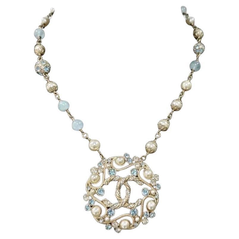 Collana Chanel B19 in resina e perle color acquamarina