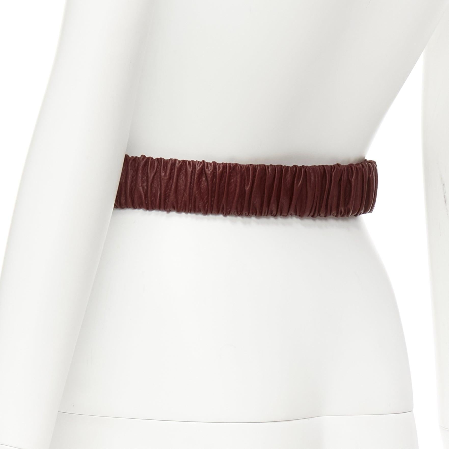 CHANEL B21K dark red ruched textured leather gold CC buckle elastic belt 70cm For Sale 2