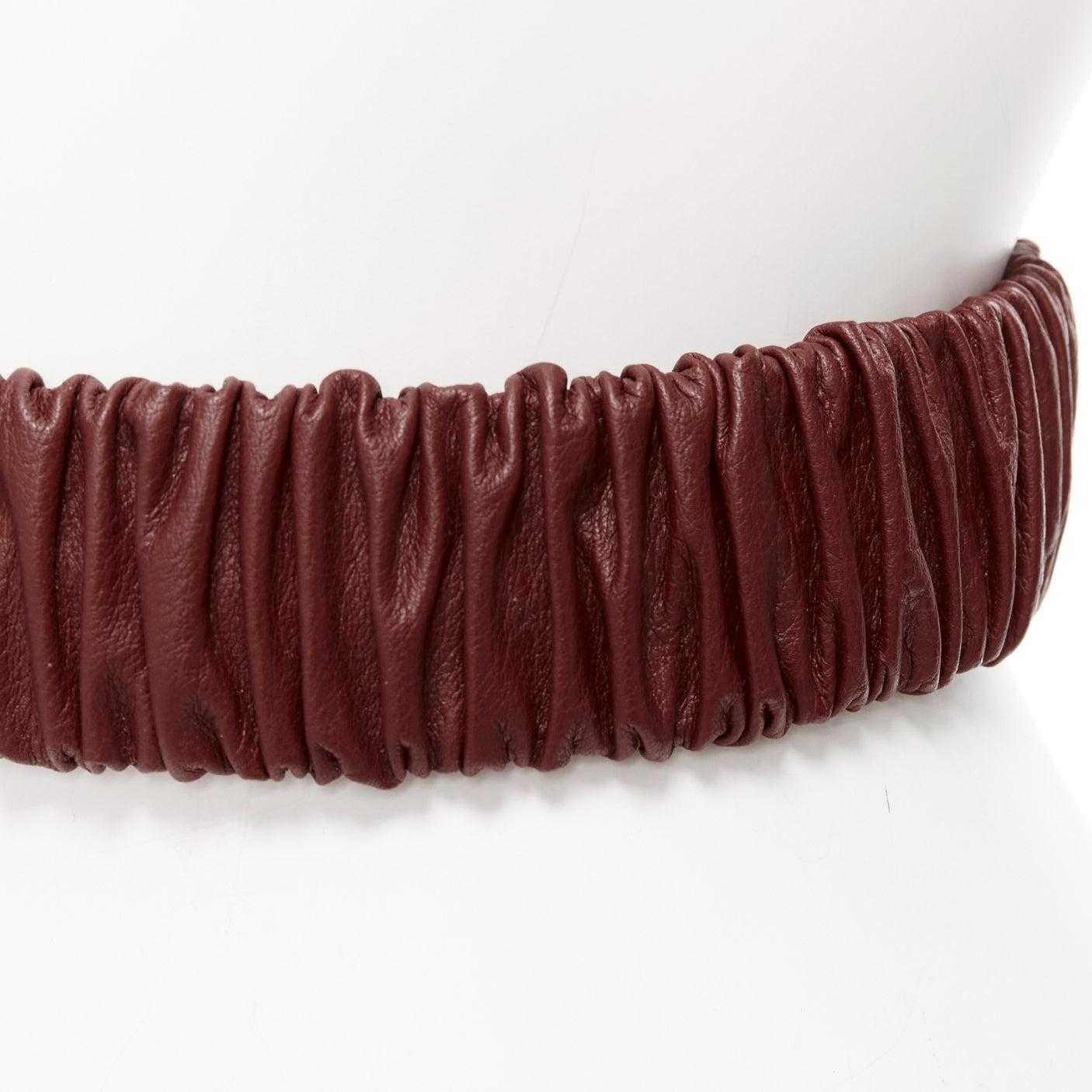 CHANEL B21K dark red ruched textured leather gold CC buckle elastic belt 70cm For Sale 3