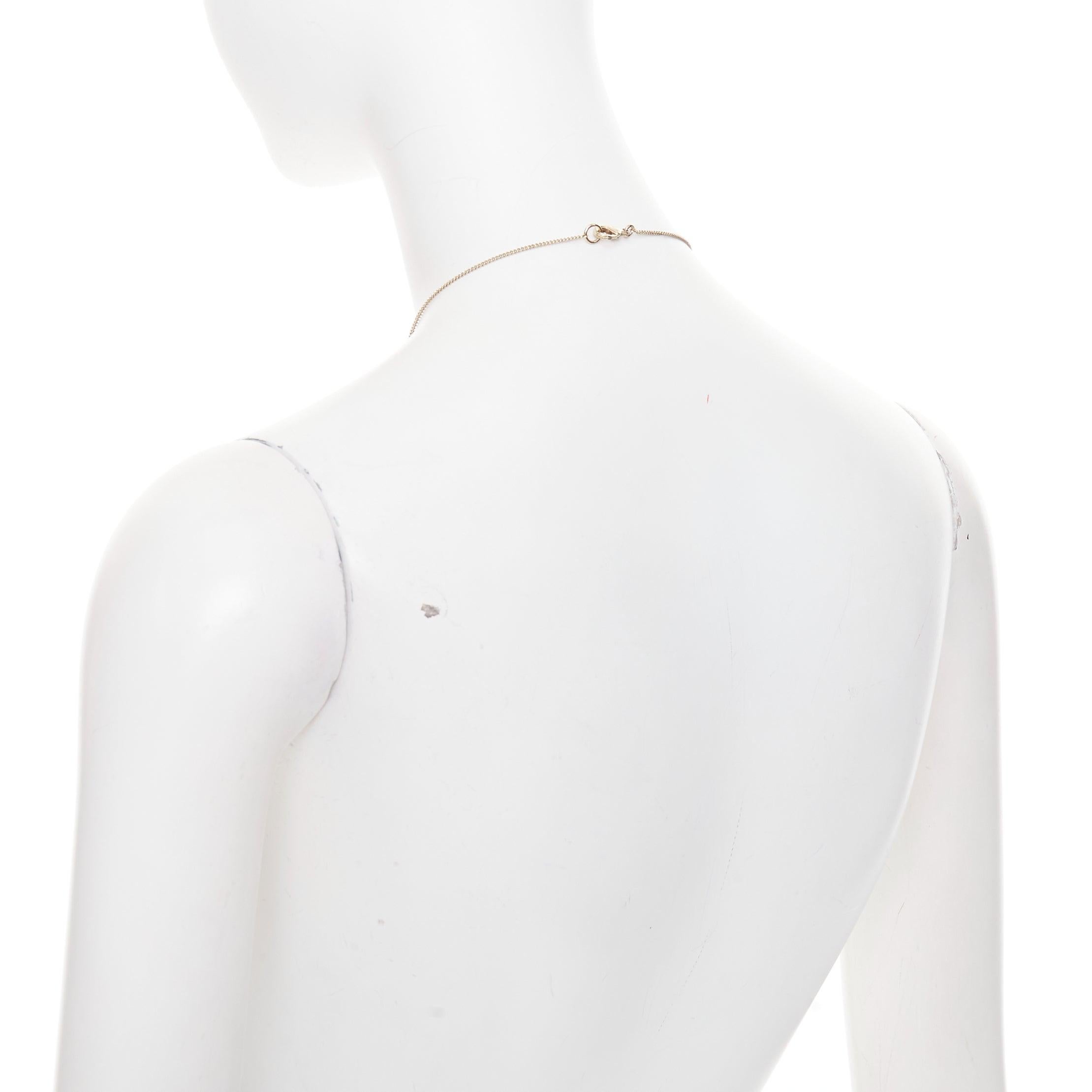 CHANEL B21S Collier pendentif médaillon avec logo CC en champagne doré en vente 2