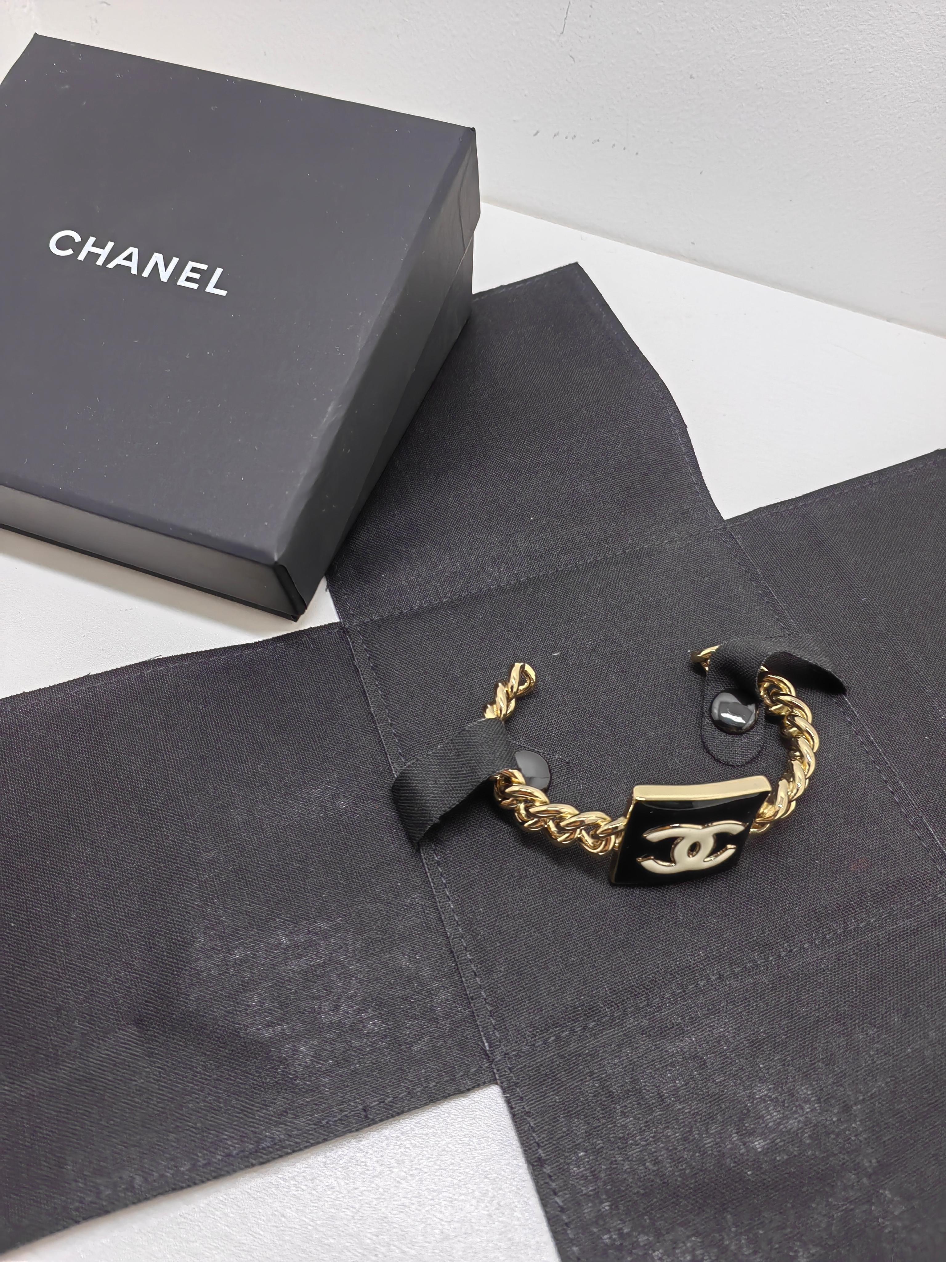 Contemporary Chanel B22 Large Square Black Enamel Chain Bangle Cuff For Sale