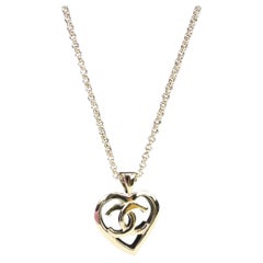 Chanel B22P Gold Heart CC Logo Chain Necklace 2CAS330