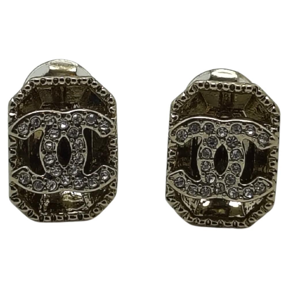 Chanel B24 Emerald-Shaped Metal CC Clip-On Earrings with Rhinestone Detailing For Sale