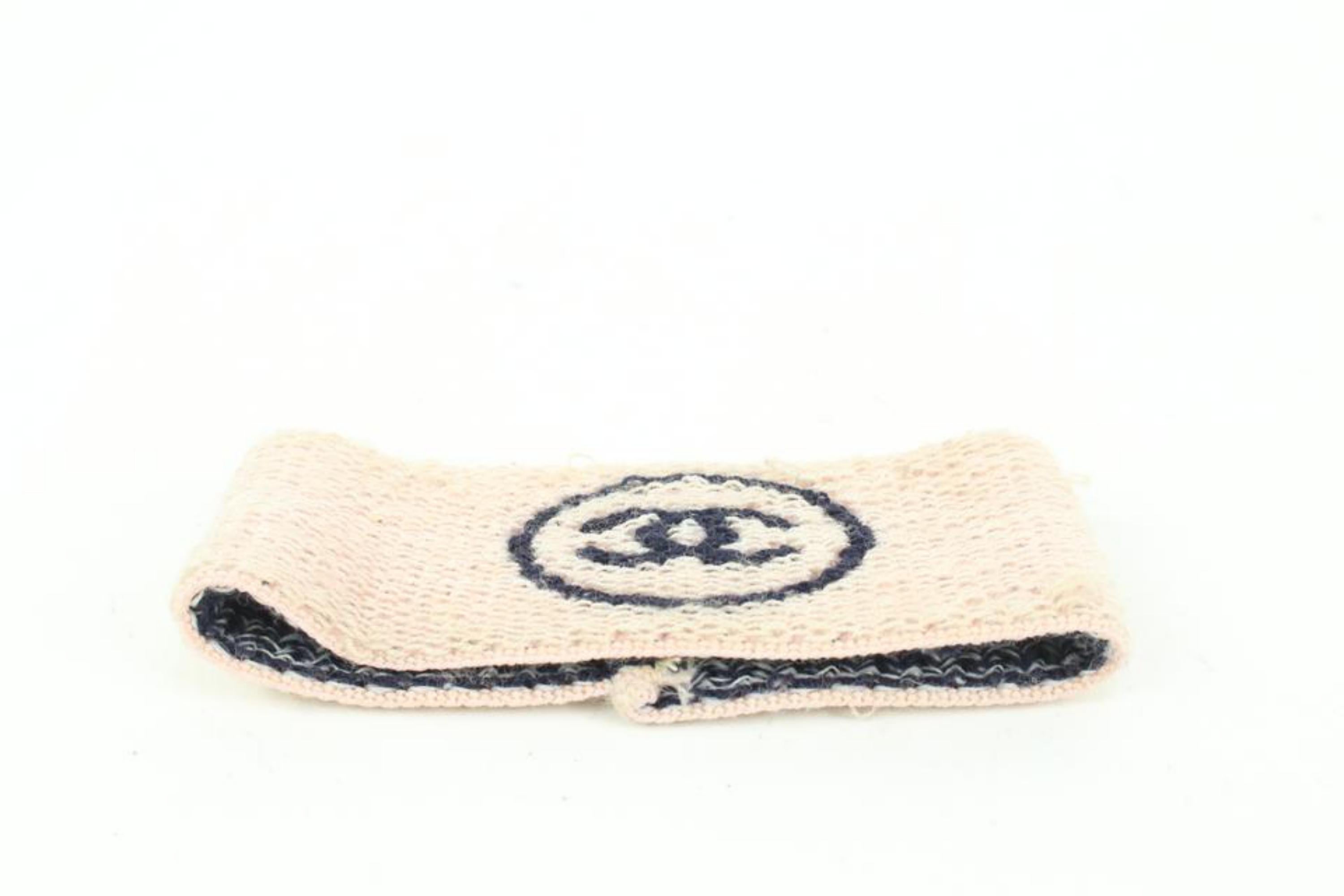 Chanel Baby Pink x Navy Wristband Gym Bracelet 27cz420s In Good Condition For Sale In Dix hills, NY
