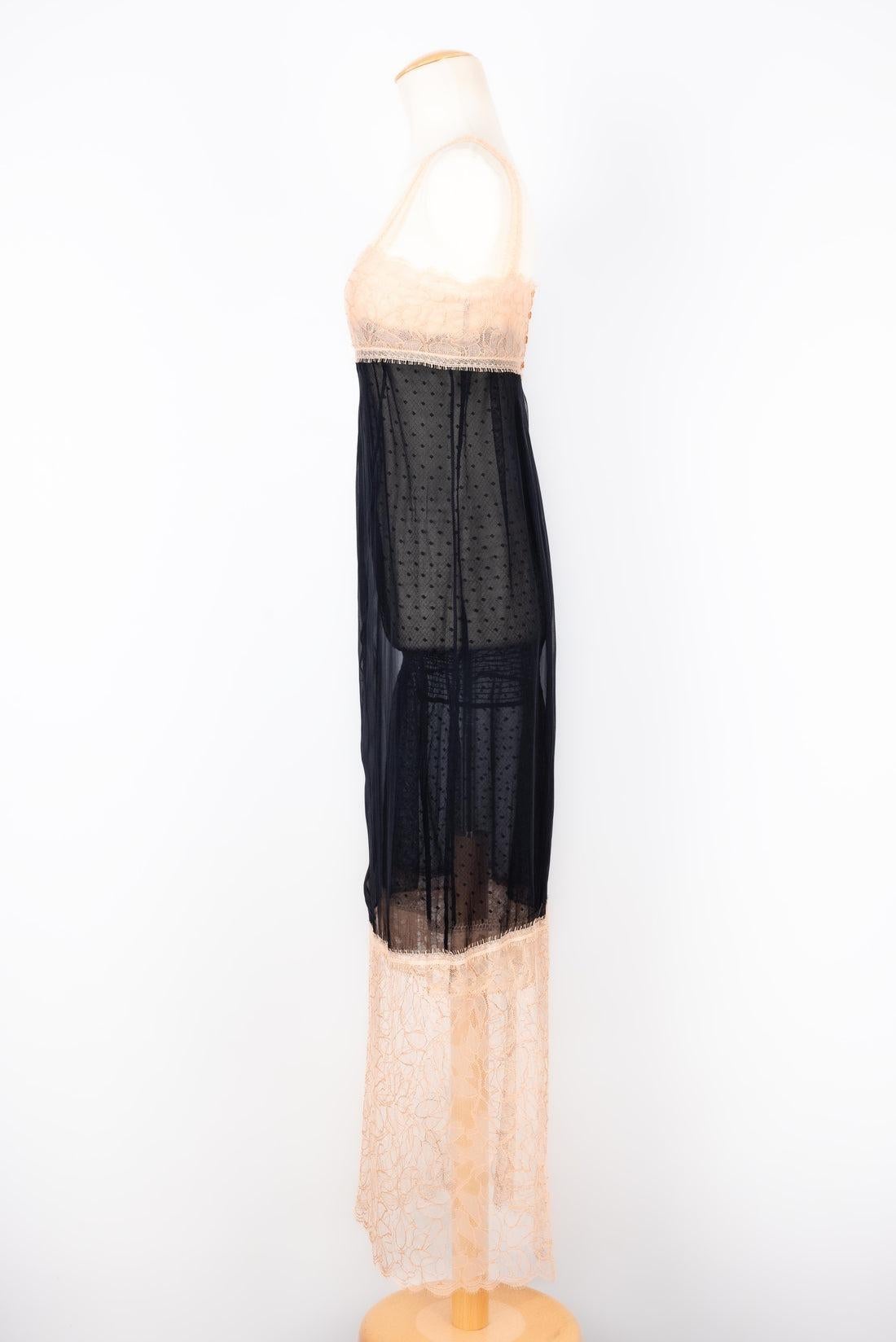 Robe babydoll de Chanel en mousseline de soie noire et dentelle beige, années 1990 en vente 2