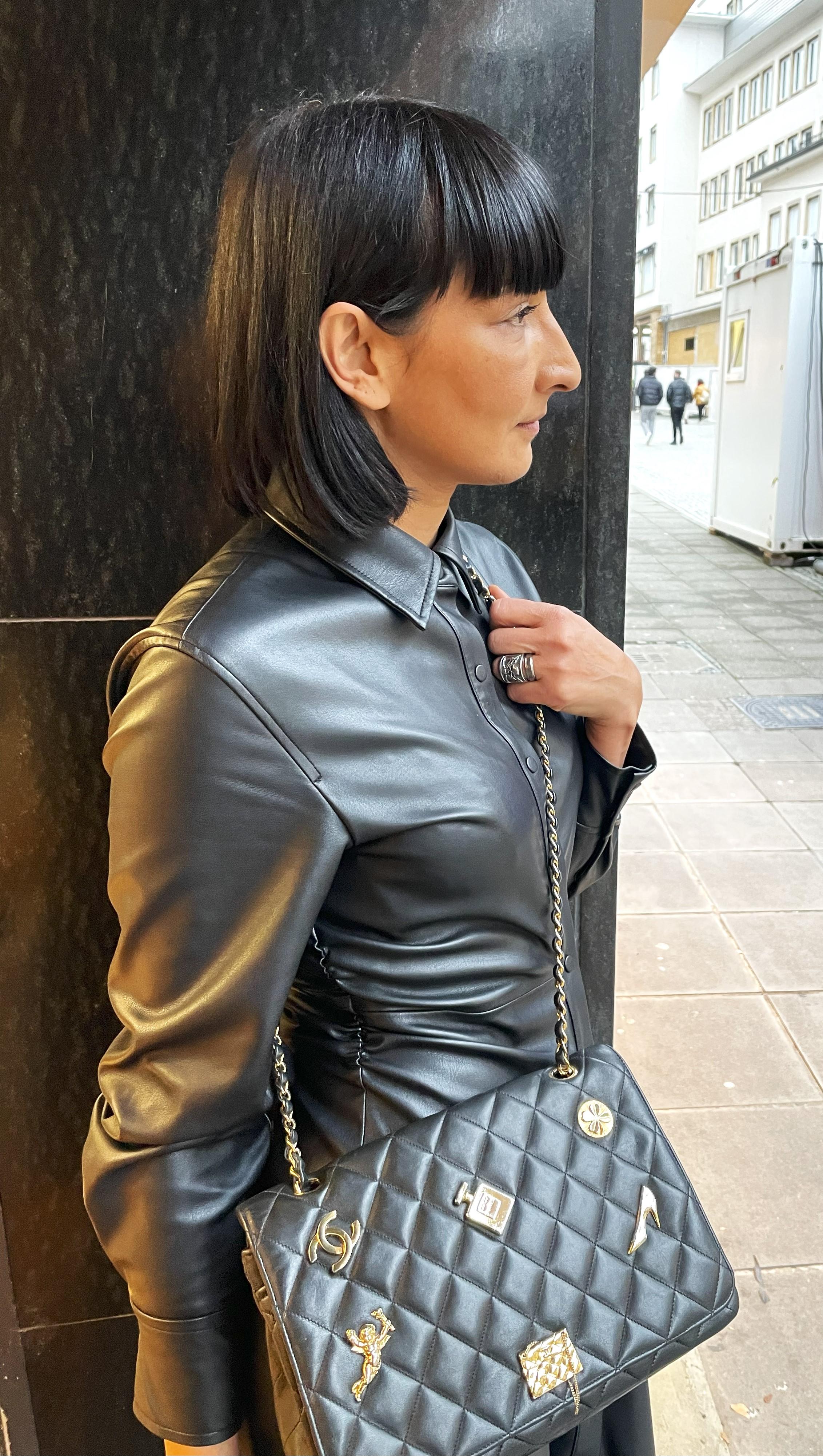TIMLESS CHANEL BAG, black lambskin, with 6 iconic charms, collection 1994/96 For Sale 8