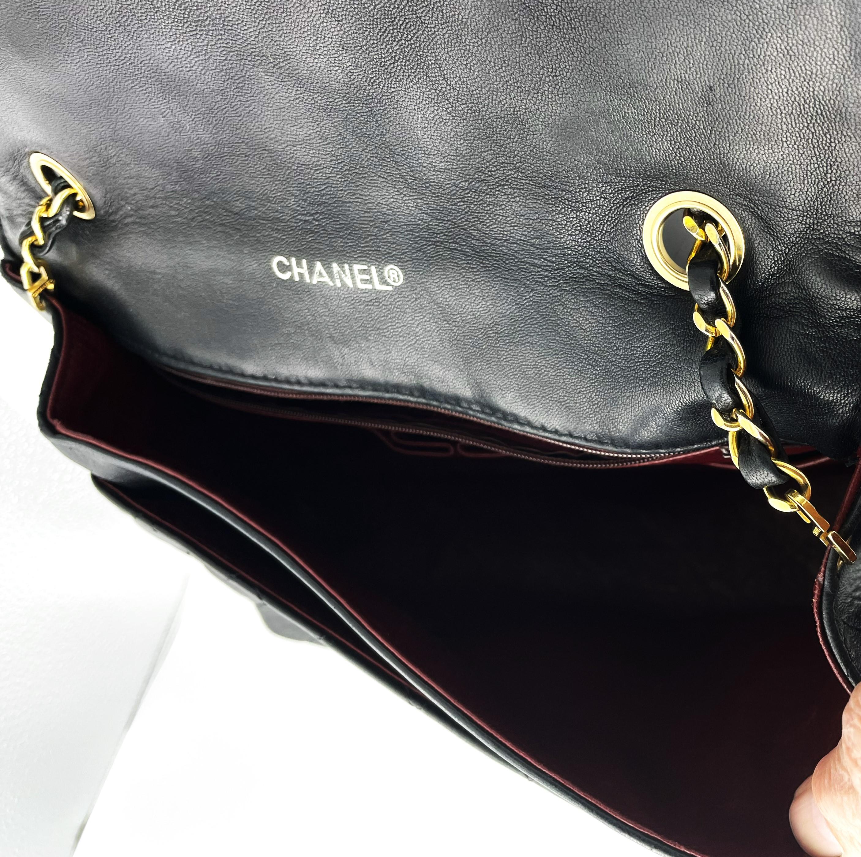 TIMLESS CHANEL BAG, black lambskin, with 6 iconic charms, collection 1994/96 For Sale 3