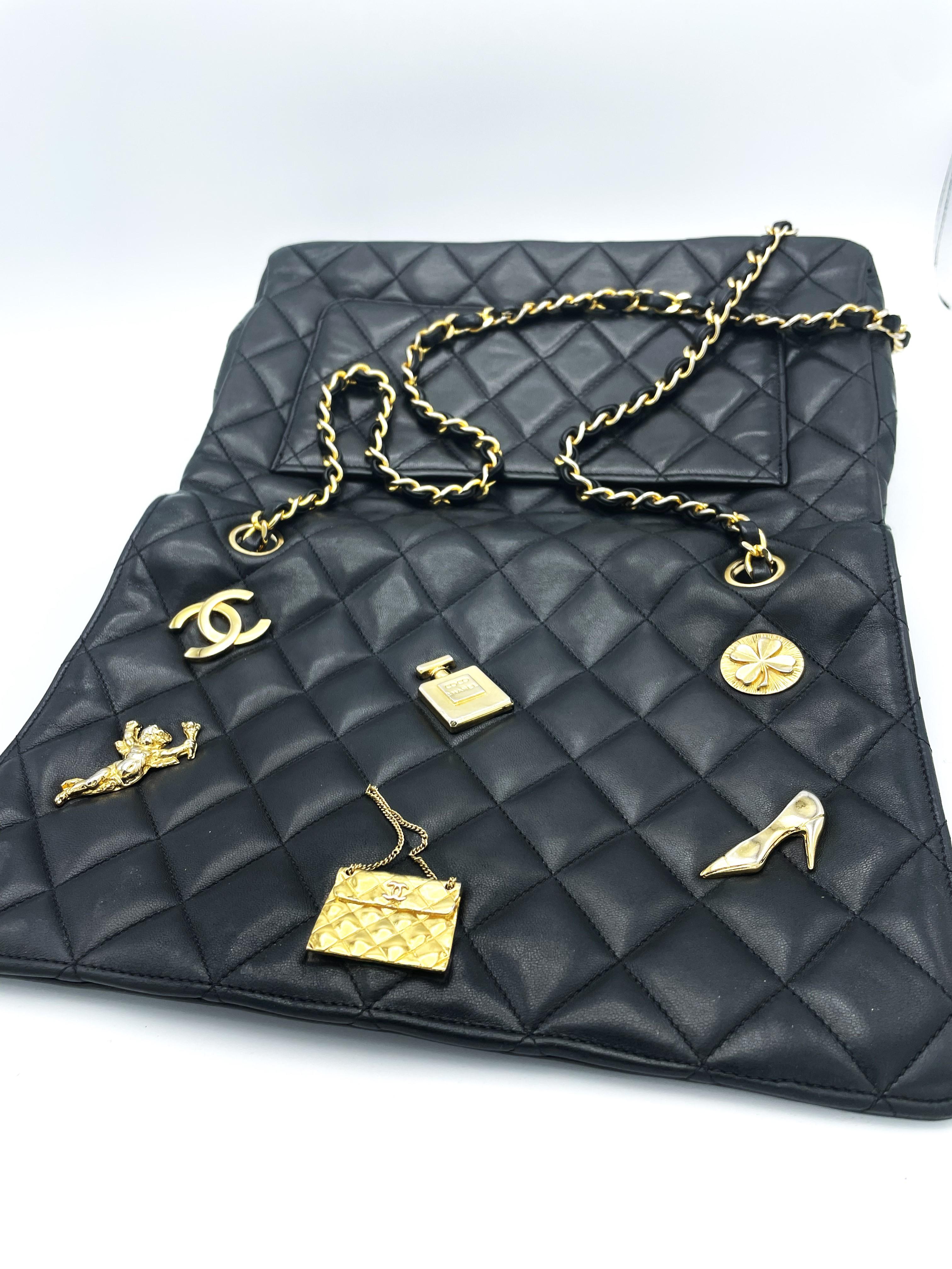TIMLESS CHANEL BAG, black lambskin, with 6 iconic charms, collection 1994/96 For Sale 4